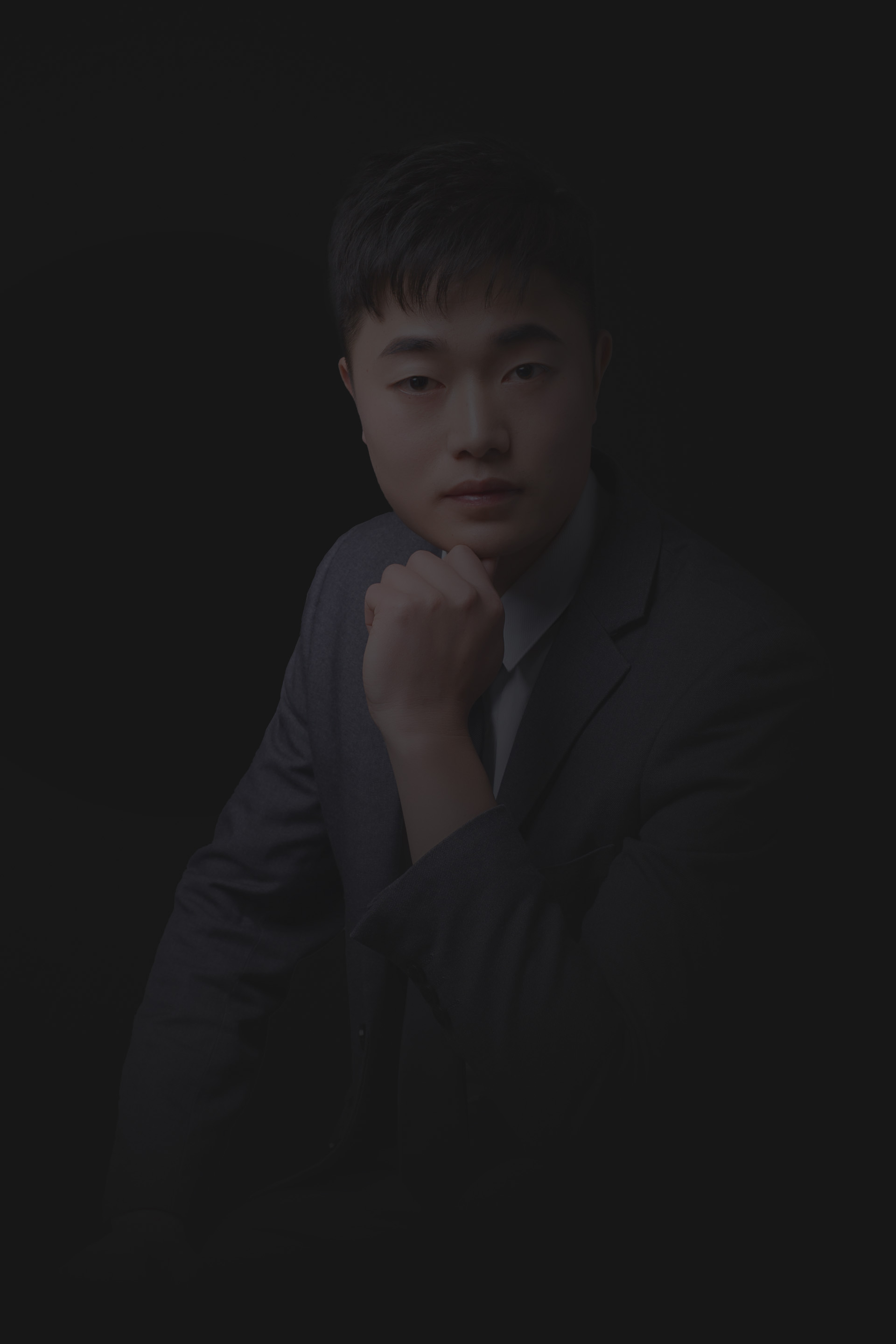 易纯龙